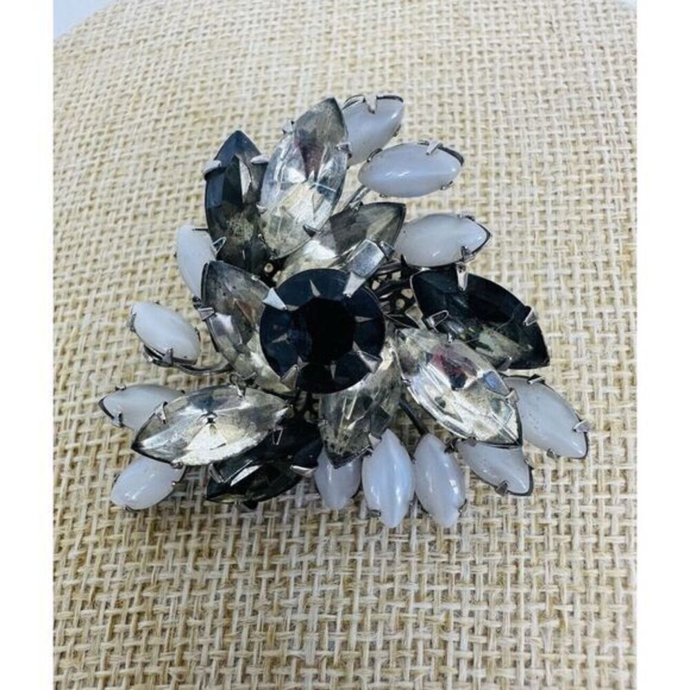 VTG Gorgeous Prong Brooch Smoky Gray Milk Color Stones & Clear Prong Set Brooch